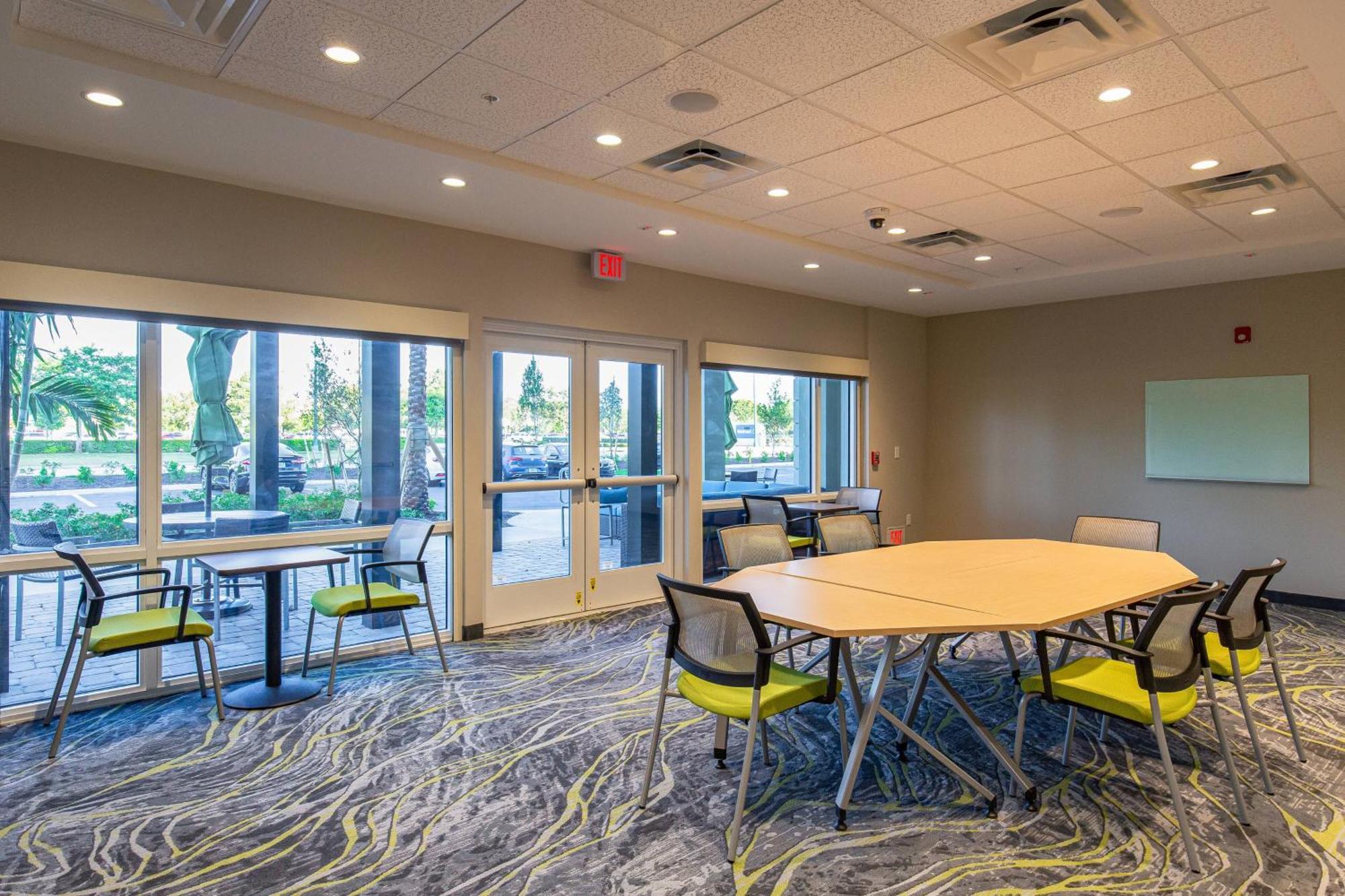 Towneplace Suites By Marriott Naples Vineyards Exterior foto